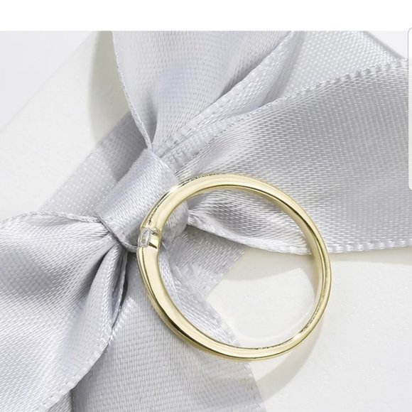 Luxury 925 Sterling Silver 18k covered CZ ring - Picture 3 of 4